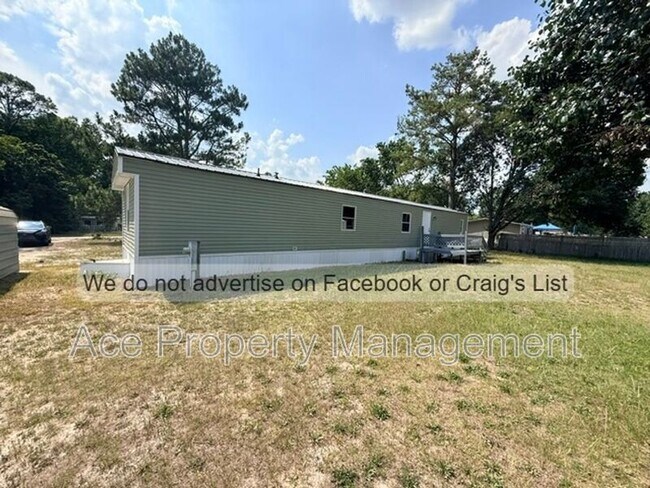 Building Photo - 7136 Lee Ave