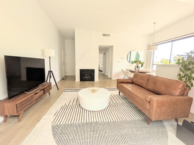 Building Photo - 2584 S Centinela Ave