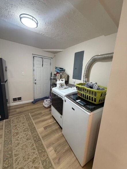 Building Photo - 301 S Fillmore St