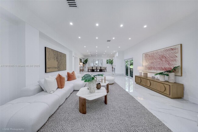 Building Photo - 871 NE 81st St