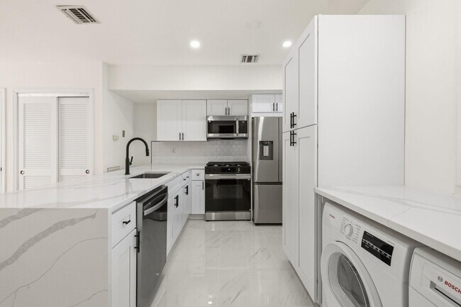 Building Photo - 312 Washington St