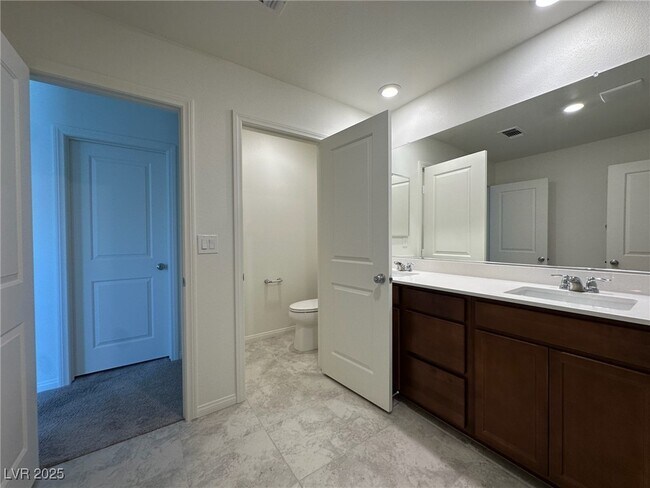 Building Photo - 6988 Sylmar Ave