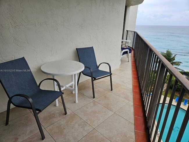 Building Photo - 5420 N Ocean Dr