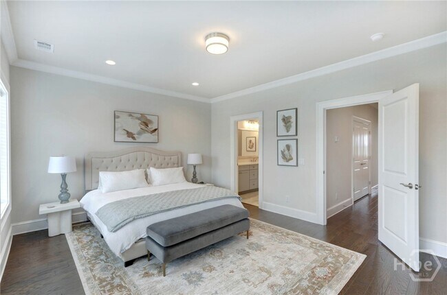 Building Photo - 433 Port St