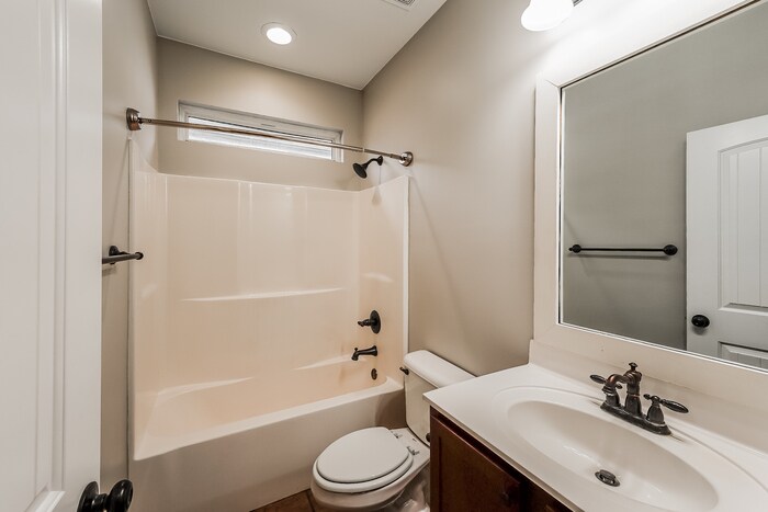 Building Photo - 245 Hathaway Ln