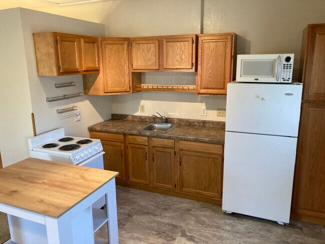 Building Photo - 4978 Maribe Dr