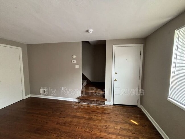Building Photo - 237 Ryburn Ave