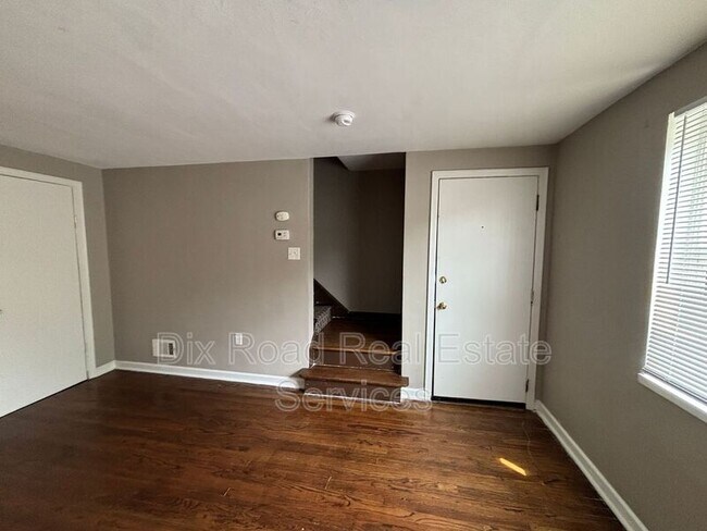 Building Photo - 237A Ryburn Avenue - Ryburn 237A