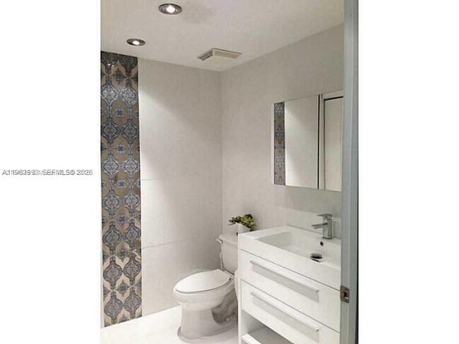 Building Photo - 690 SW 1st Ct