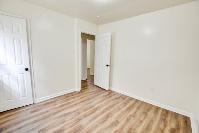 Building Photo - 1923 Bancroft Dr