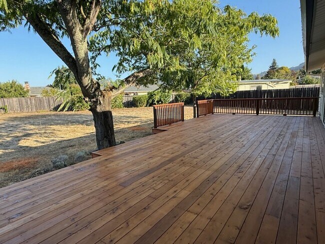 Building Photo - For Rent – Charming 2-Bedroom Home in Rinc...