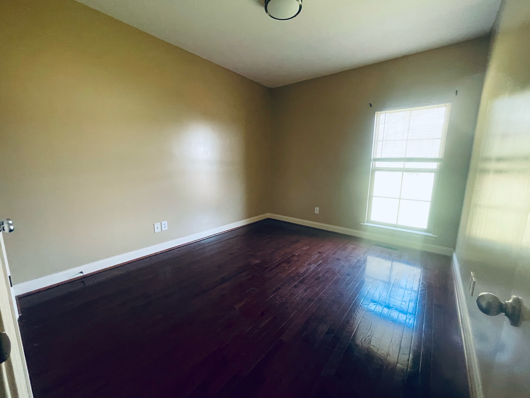 Building Photo - 770 Ridgefield Way