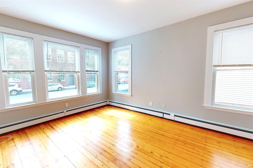 Building Photo - 5 Beacon St