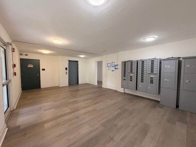 Building Photo - 132 SW 9th St