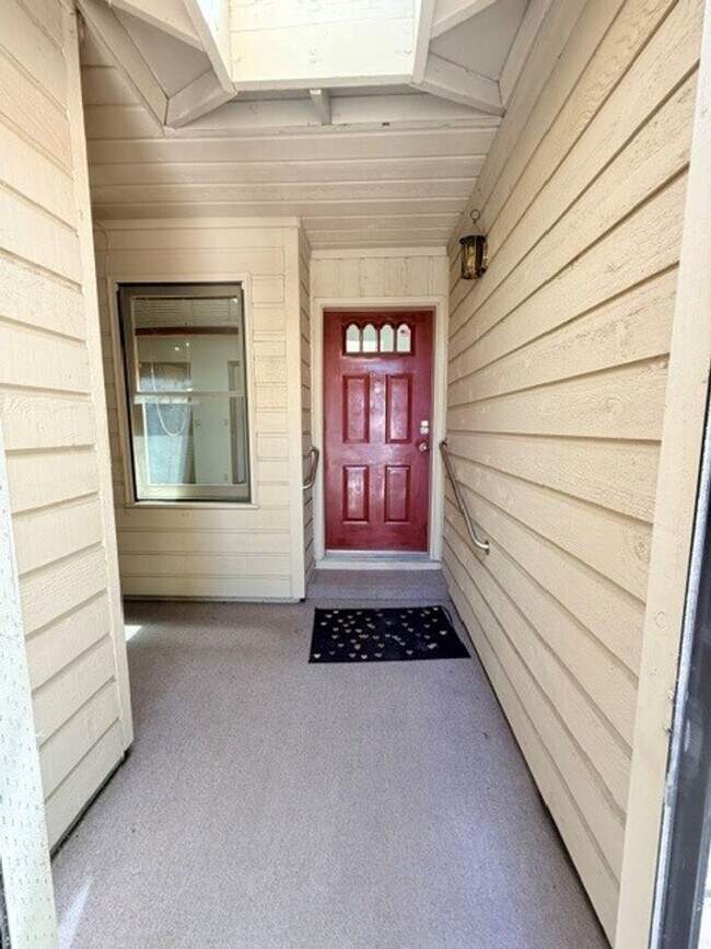 Building Photo - Charming 3-Bedroom Home with Garage & Lawn Care Included