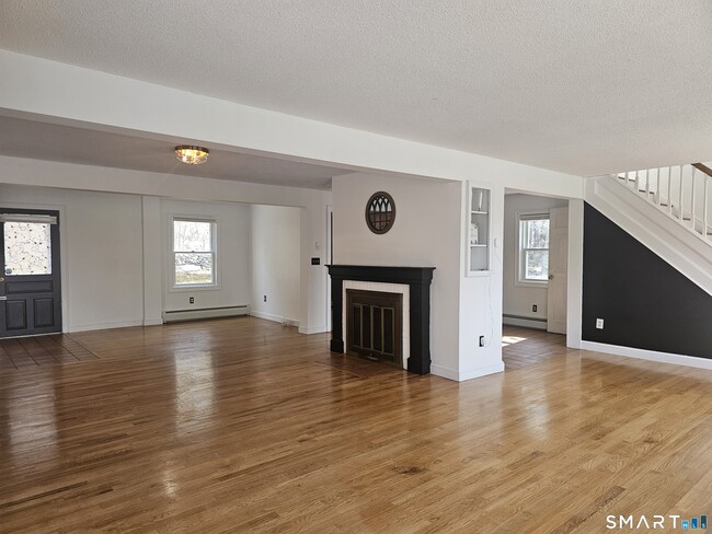 Building Photo - 932 Saybrook Rd