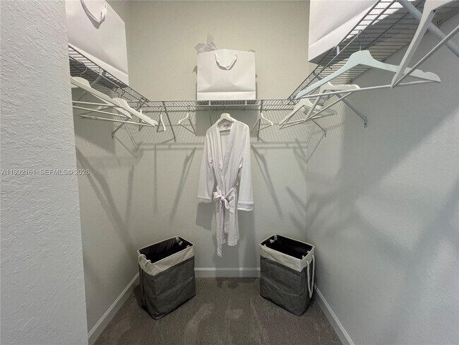 Building Photo - 680 SE 13th Ct