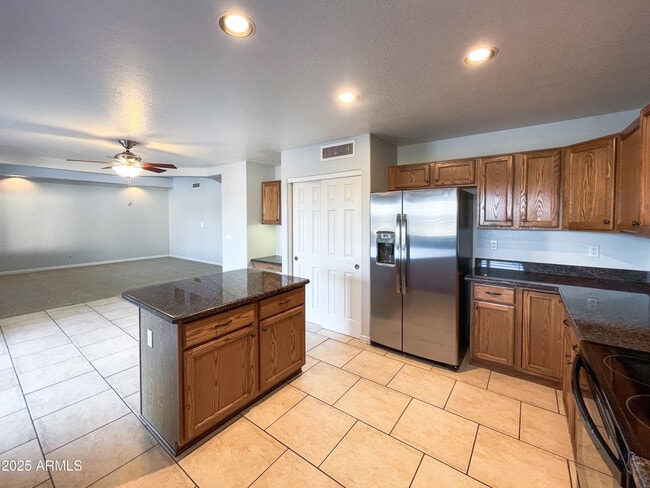 Building Photo - 4645 E Kelly Dr