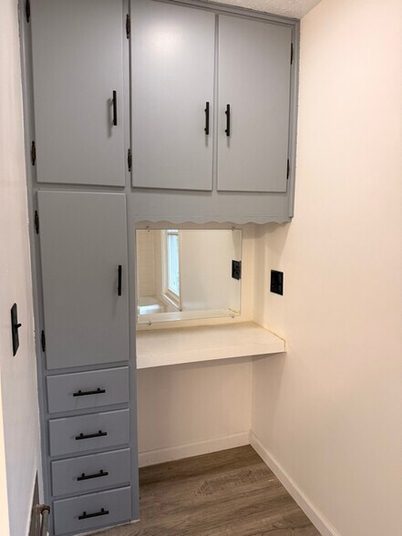 Building Photo - 524 Blaine Ave