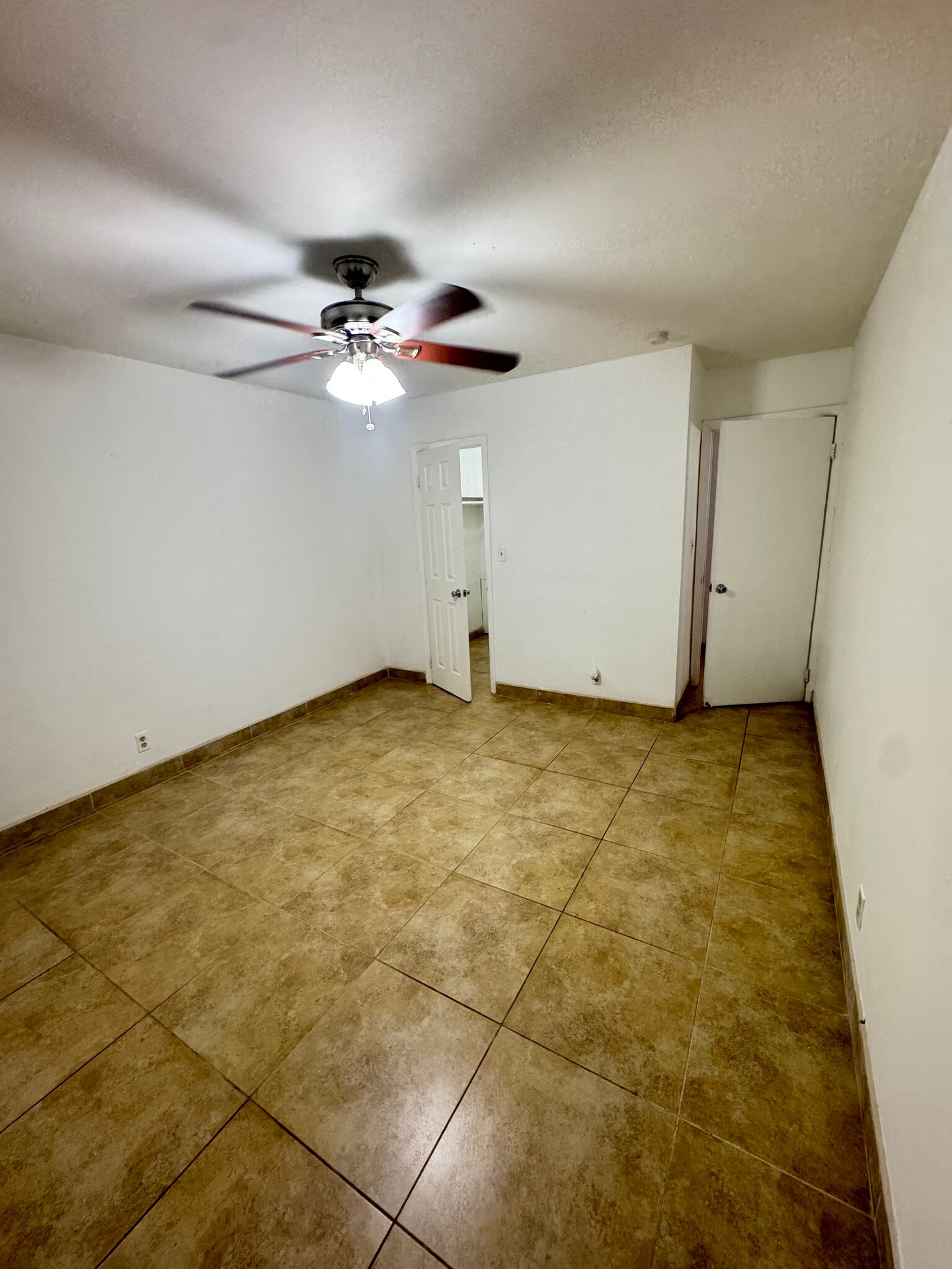 Building Photo - 111 SW 11th Ave