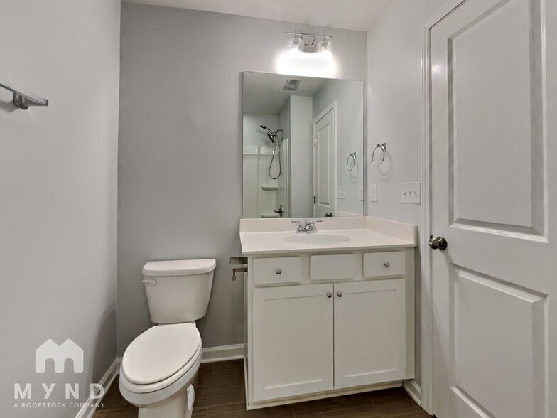 Building Photo - 2909 Ridgeview Dr