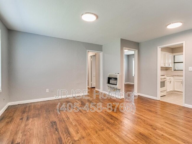 Building Photo - 422 Wilson Dr