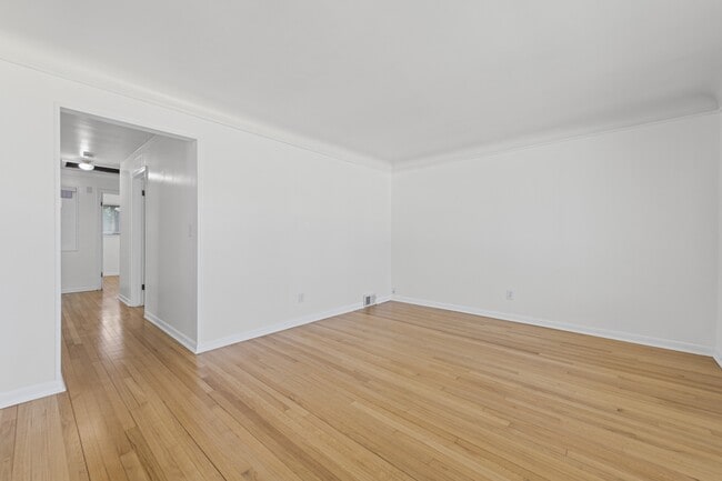 Building Photo - 22055 Elmwood Ave