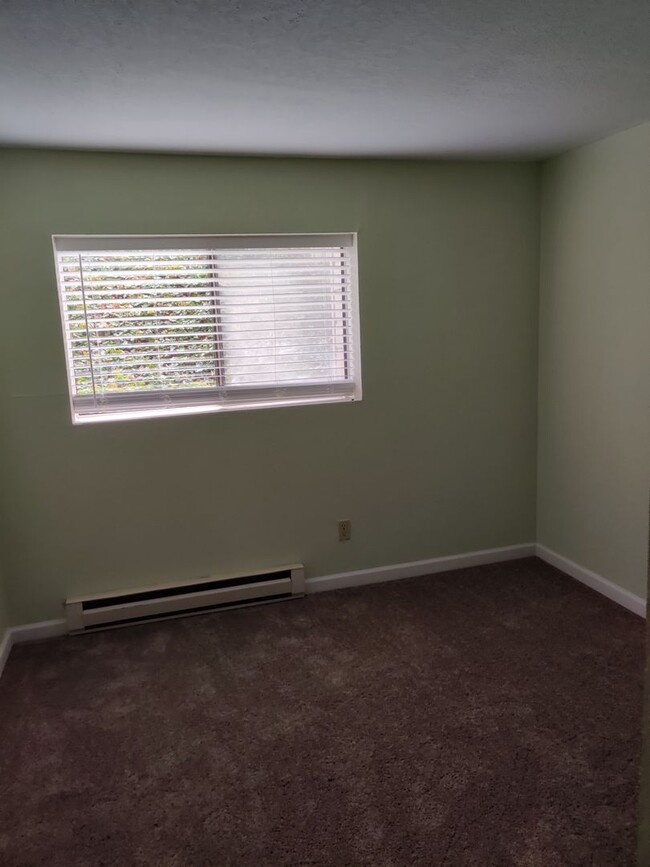 Building Photo - Beautiful 2 bedrooms 1.5 Bath