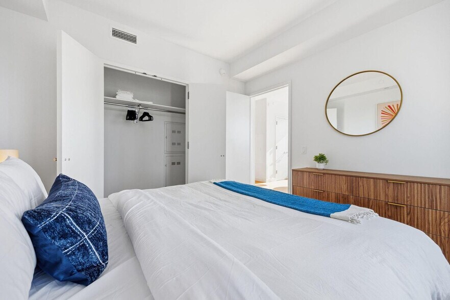 Building Photo - 4-75-75 48th Ave