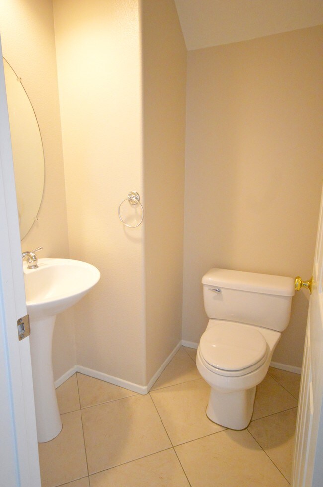 Building Photo - 4102 Castaway Cove