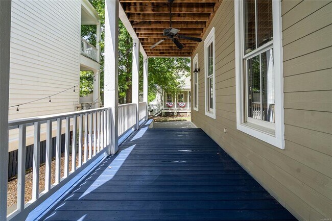 Building Photo - 48 Bright Spot St