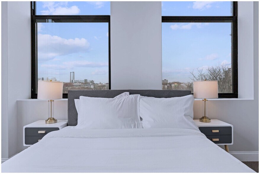 Building Photo - 1421 N 5th St