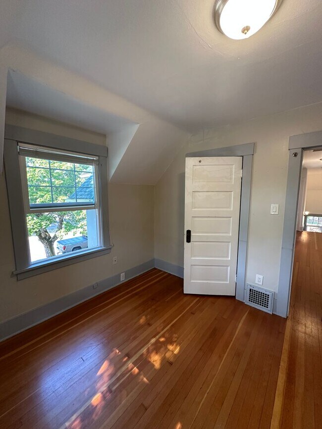 Building Photo - 4022 N 28th St