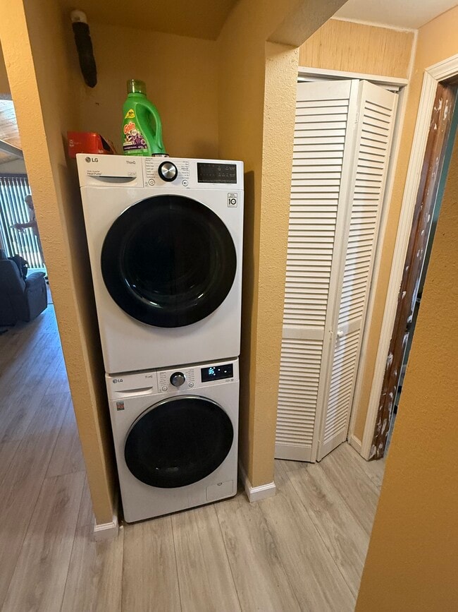 Building Photo - 6230 Pursia Rd