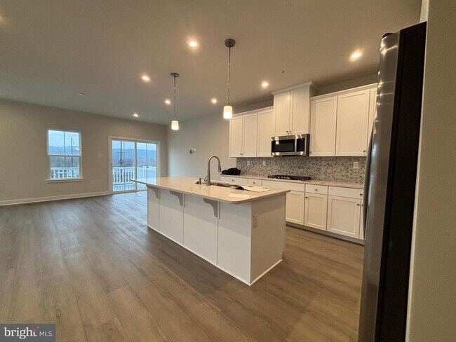 Building Photo - 2646 Tisbury Ln