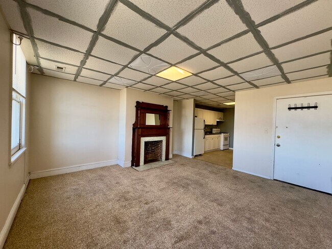 Building Photo - 1611 St Paul St