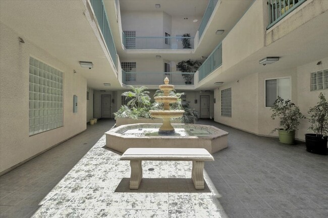 Building Photo - 390 S Sepulveda Blvd