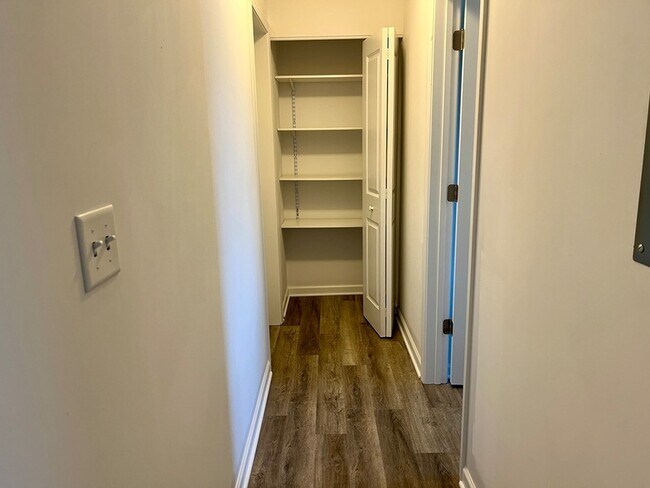 Building Photo - 838 Mcintosh Ct