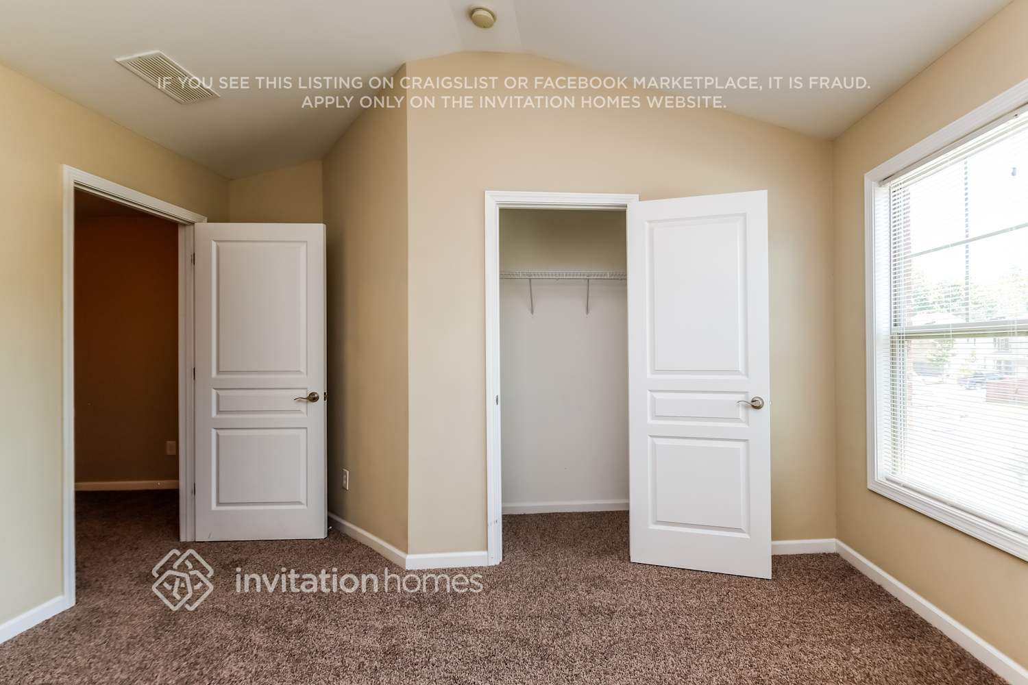 Building Photo - 505 Lakeside View