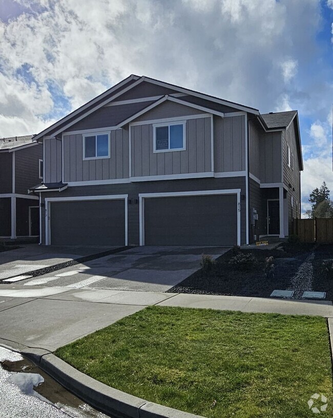 Building Photo - Brand New 4-Bedroom Duplex for Rent in Lacey!