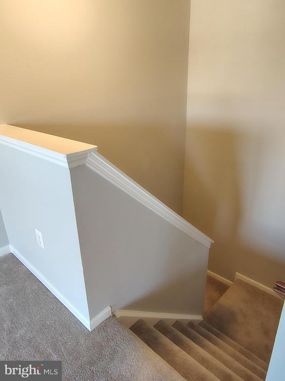 Building Photo - 564 Hollyberry Way