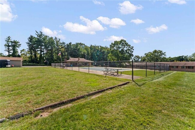 Building Photo - 4073 Sanlin Dr