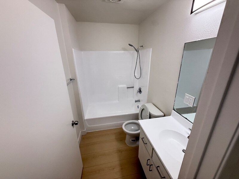 Building Photo - 15020 Burbank Blvd