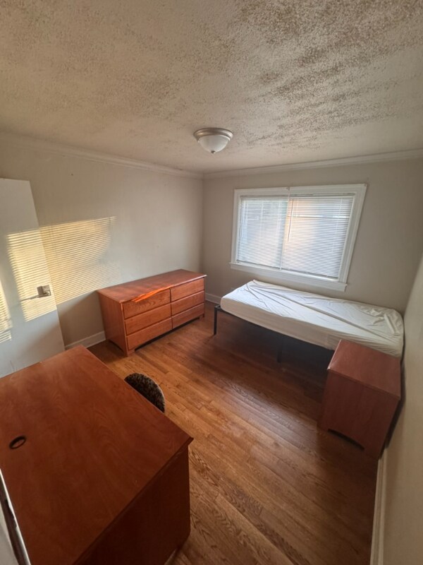 Building Photo - 5215 Huntington Ave