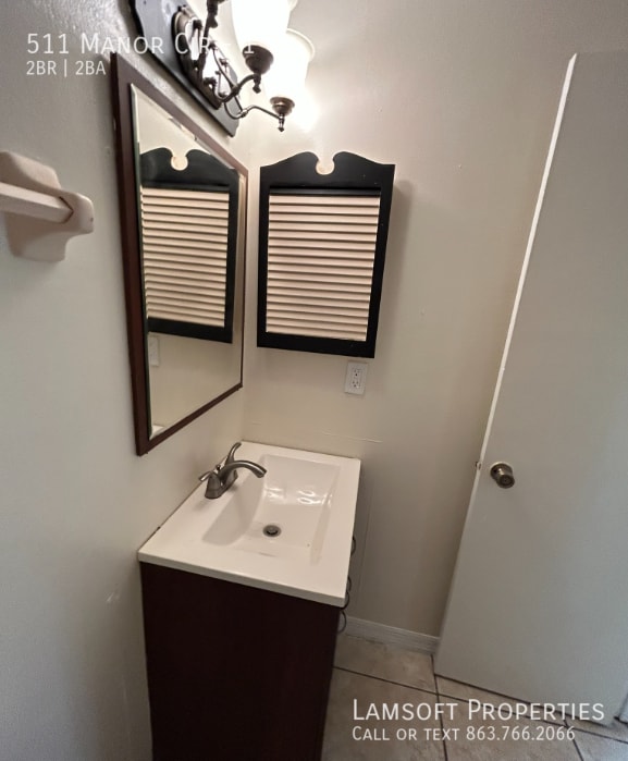 Building Photo - 511 Manor Cir