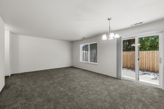 Building Photo - 3040 Sheraton Ct