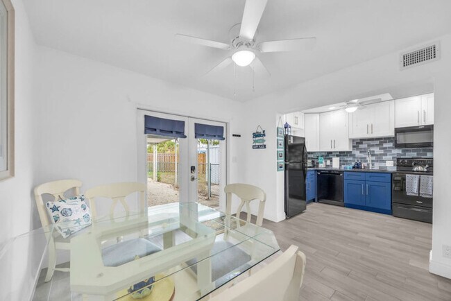 Building Photo - 2364 Pineapple Ave