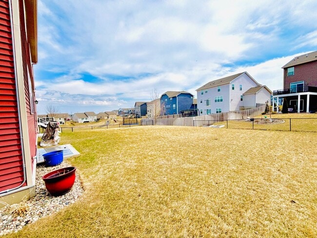 Building Photo - Solar Home!  Beautiful 4bed/3bath Single Family Home in Shakopee