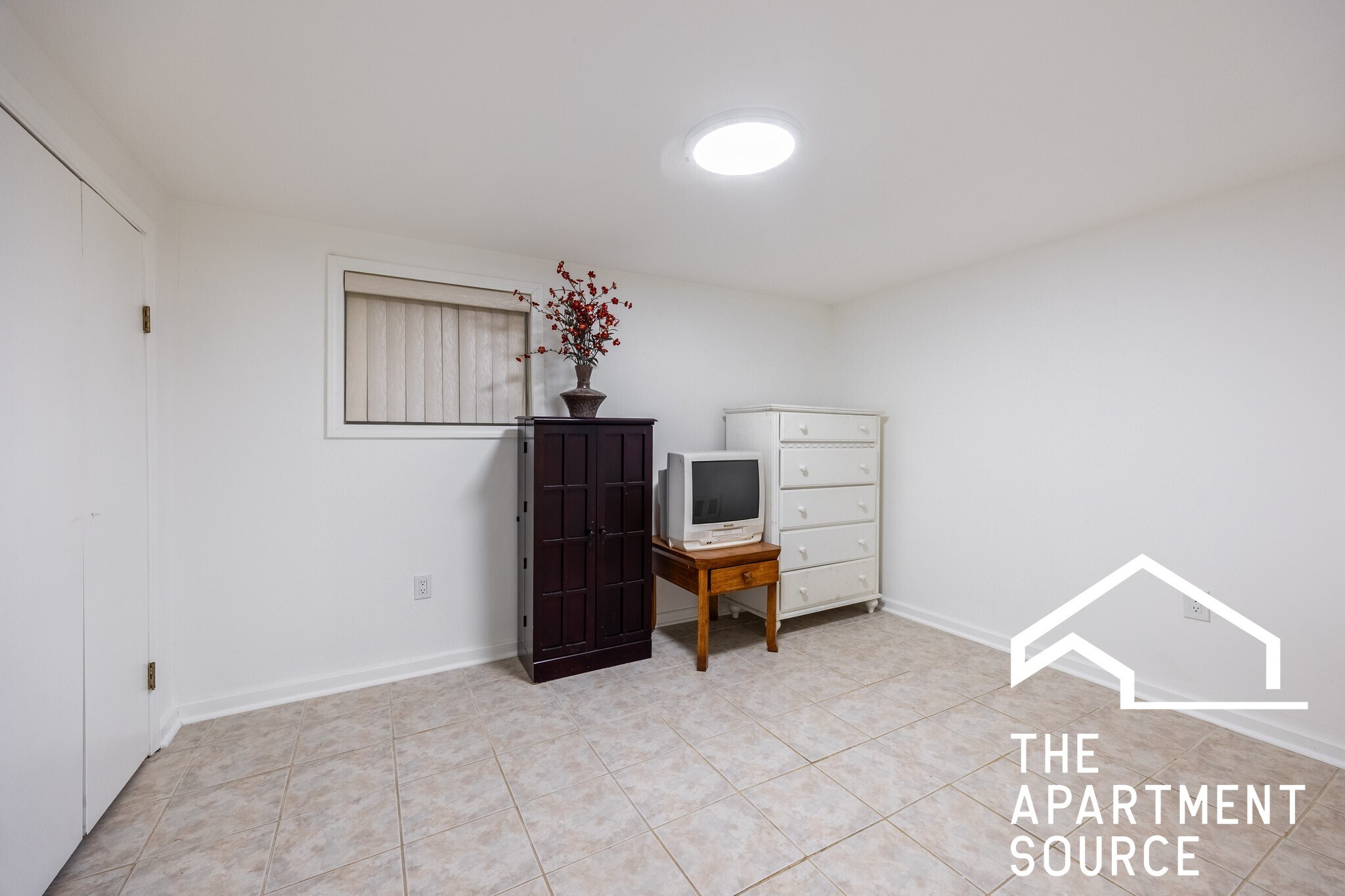 Building Photo - 2305 N Melvina Ave