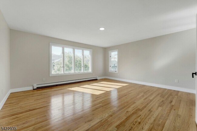 Building Photo - 535 Orchard Ave